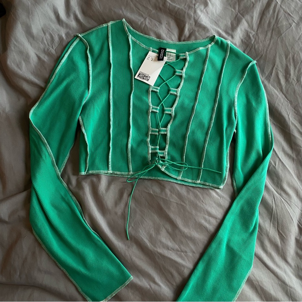 NWT H&M Long Sleeve Crop